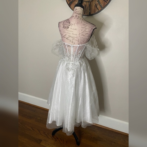 Short sparkly off white a-line tulle wedding dress, bachelorette - Picture 4 of 4